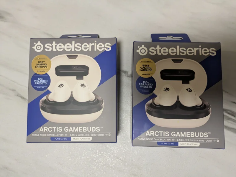 交換で届いた2台目と不具合品が2個並んだ状態
